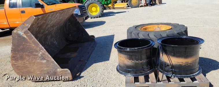 image for item DZ6654 1995 Case 721B wheel loader