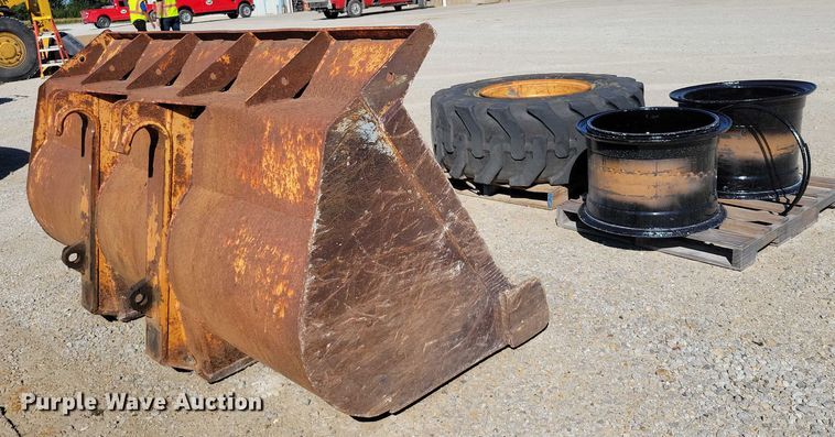 image for item DZ6654 1995 Case 721B wheel loader