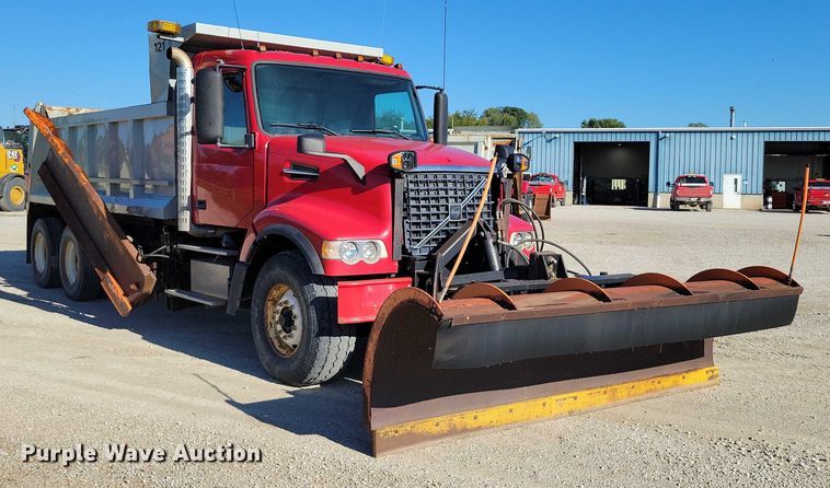 image for item DZ6656 2002 Volvo VHD64F dump truck