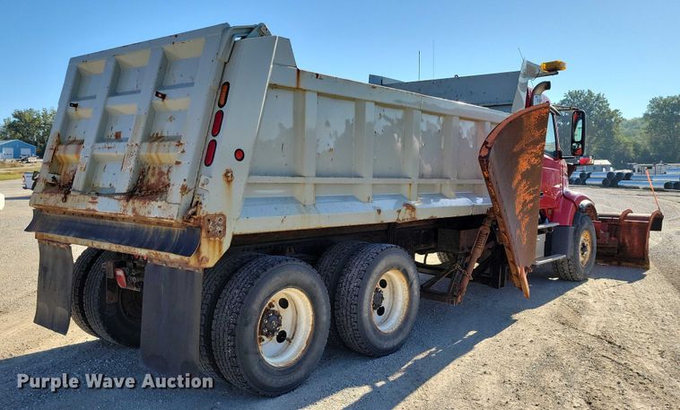 image for item DZ6656 2002 Volvo VHD64F dump truck