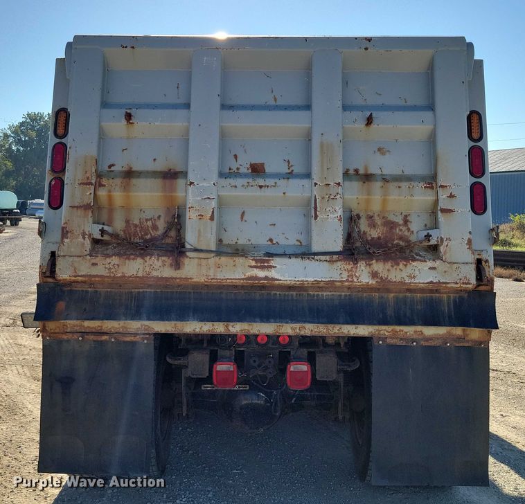 image for item DZ6656 2002 Volvo VHD64F dump truck