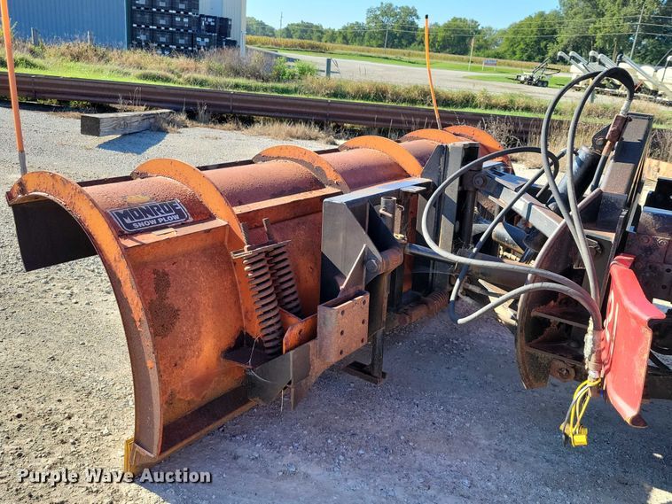 image for item DZ6656 2002 Volvo VHD64F dump truck