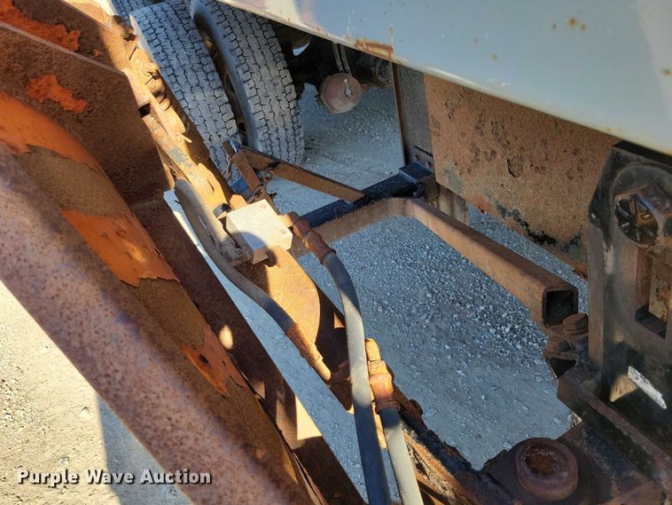 image for item DZ6656 2002 Volvo VHD64F dump truck