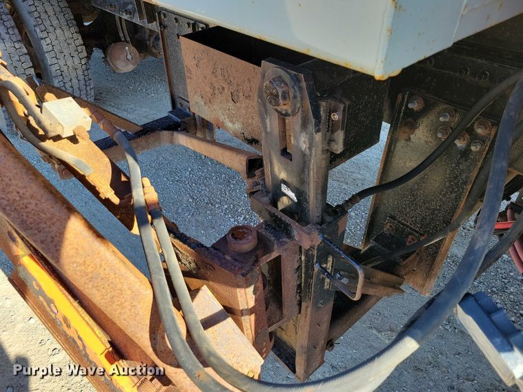 image for item DZ6656 2002 Volvo VHD64F dump truck