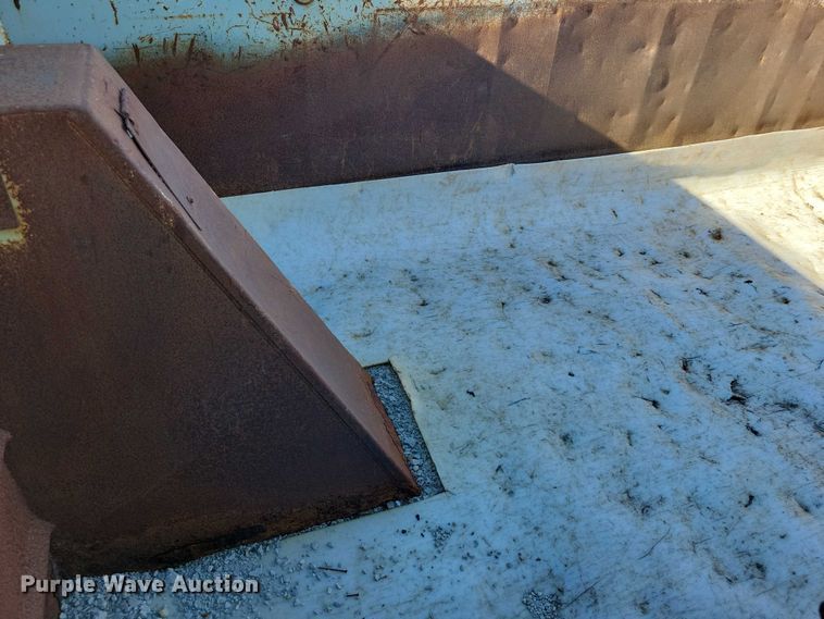 image for item DZ6656 2002 Volvo VHD64F dump truck