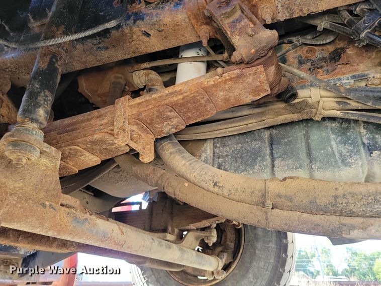 image for item DZ6656 2002 Volvo VHD64F dump truck