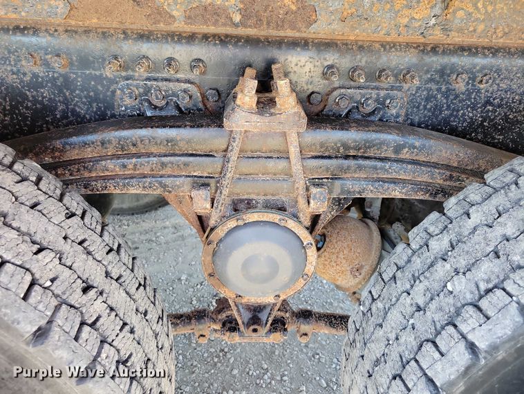 image for item DZ6656 2002 Volvo VHD64F dump truck