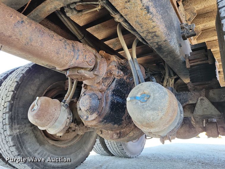 image for item DZ6656 2002 Volvo VHD64F dump truck