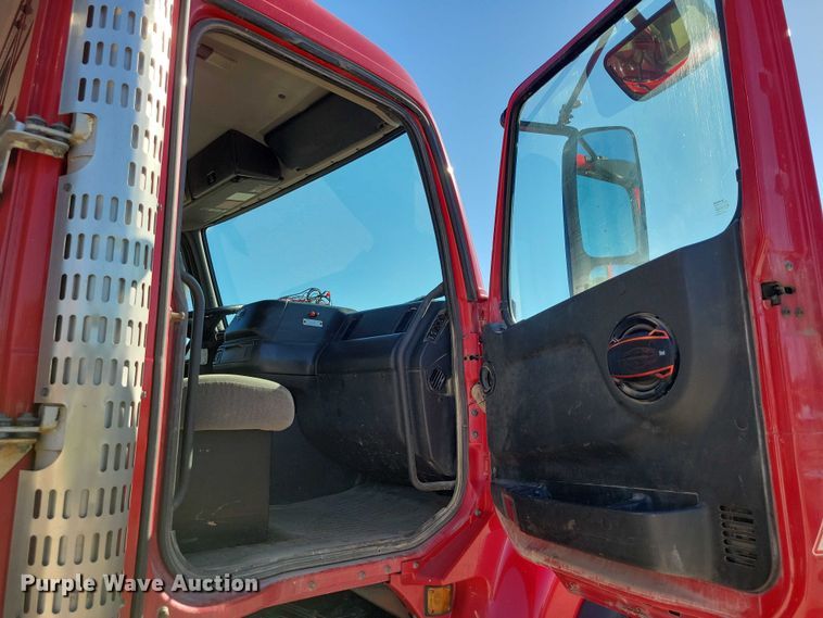 image for item DZ6656 2002 Volvo VHD64F dump truck