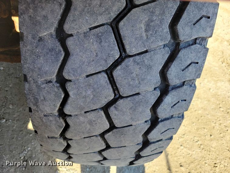 image for item DZ6656 2002 Volvo VHD64F dump truck