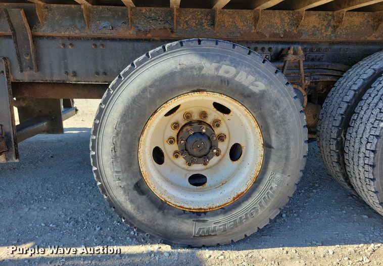 image for item DZ6656 2002 Volvo VHD64F dump truck