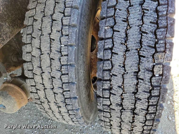 image for item DZ6656 2002 Volvo VHD64F dump truck