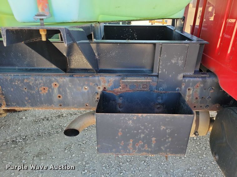 image for item DZ6657 1997 International  4700 water truck