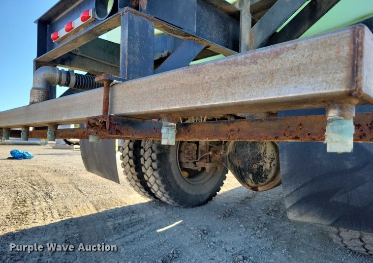 image for item DZ6657 1997 International  4700 water truck