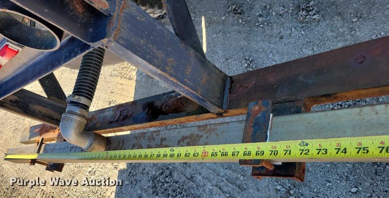 image for item DZ6657 1997 International  4700 water truck