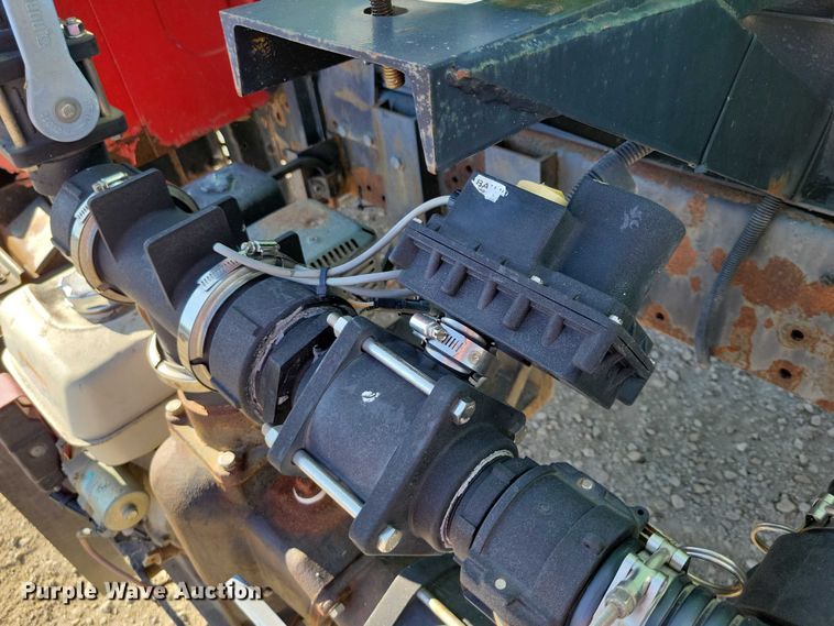 image for item DZ6657 1997 International  4700 water truck