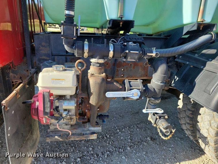 image for item DZ6657 1997 International  4700 water truck