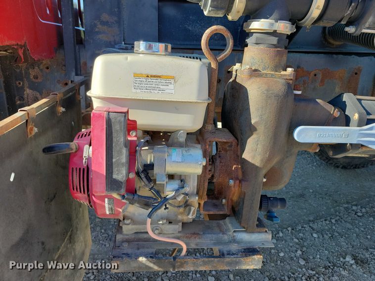 image for item DZ6657 1997 International  4700 water truck