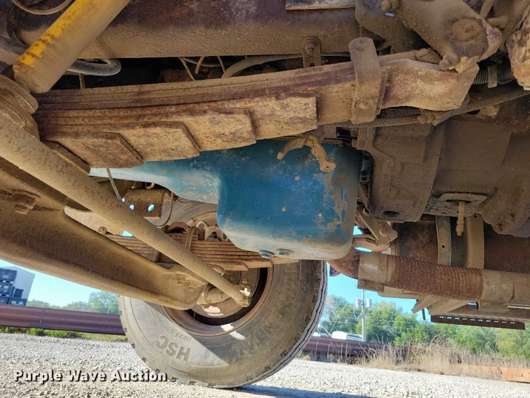 image for item DZ6657 1997 International  4700 water truck