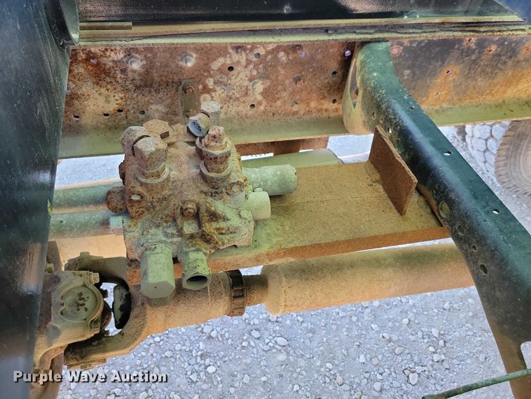 image for item DZ6657 1997 International  4700 water truck