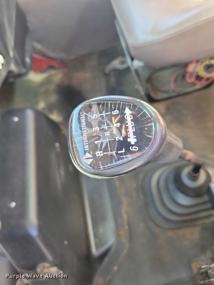 image for item DZ6657 1997 International  4700 water truck