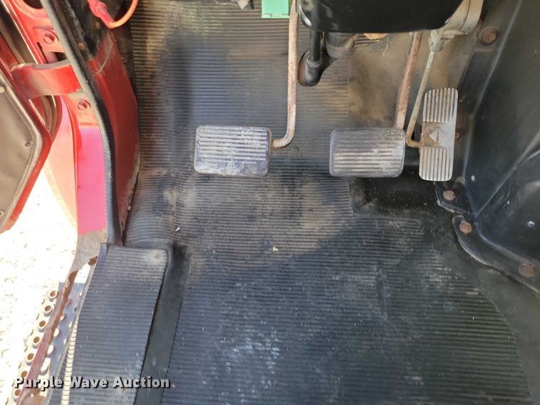 image for item DZ6657 1997 International  4700 water truck