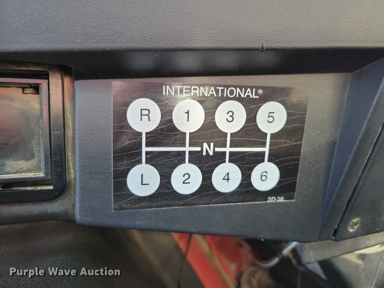 image for item DZ6657 1997 International  4700 water truck