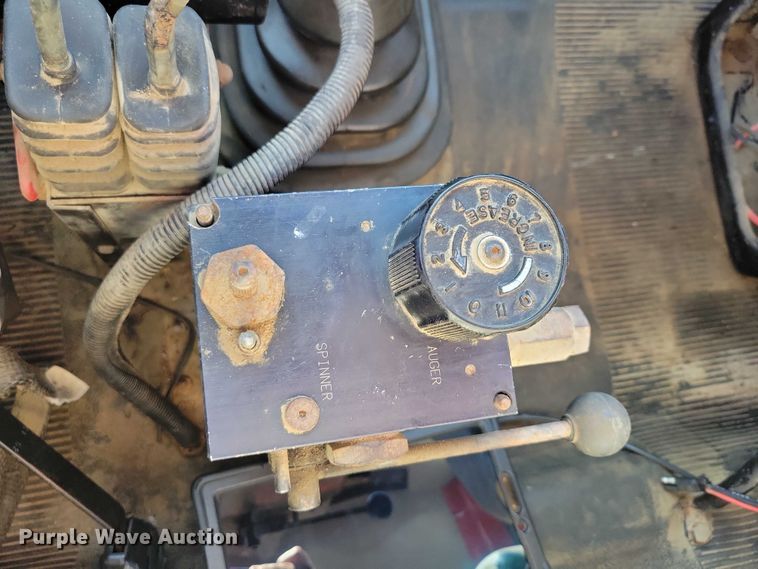 image for item DZ6657 1997 International  4700 water truck