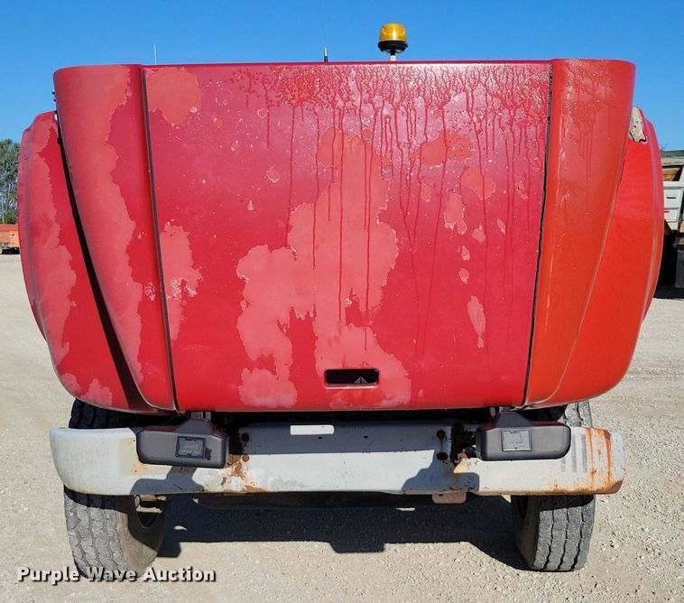 image for item DZ6657 1997 International  4700 water truck