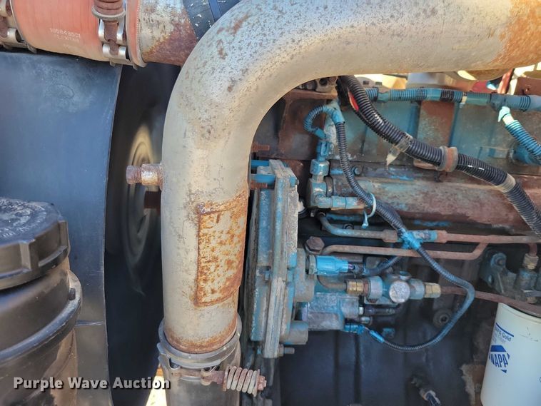 image for item DZ6657 1997 International  4700 water truck