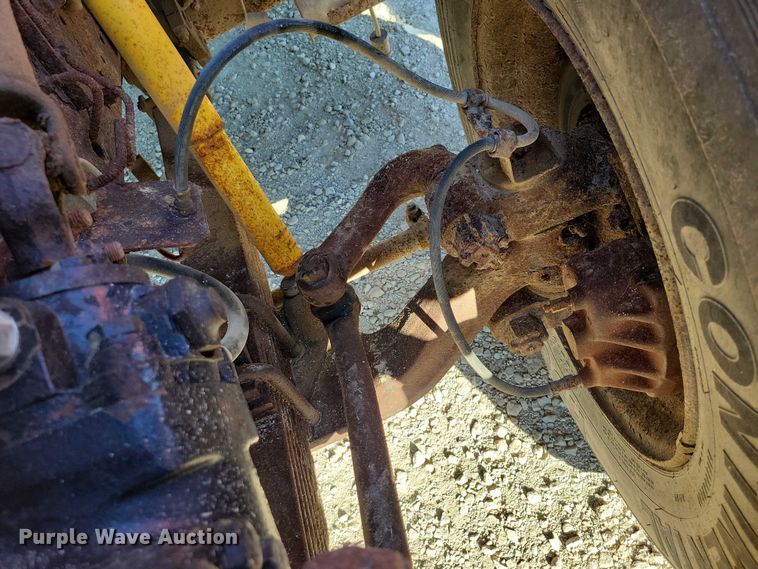 image for item DZ6657 1997 International  4700 water truck