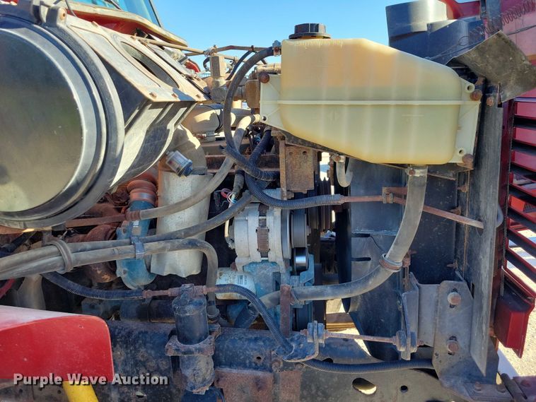 image for item DZ6657 1997 International  4700 water truck