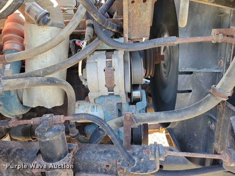 image for item DZ6657 1997 International  4700 water truck