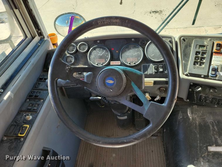 image for item DZ6658 2013 Bluebird school bus