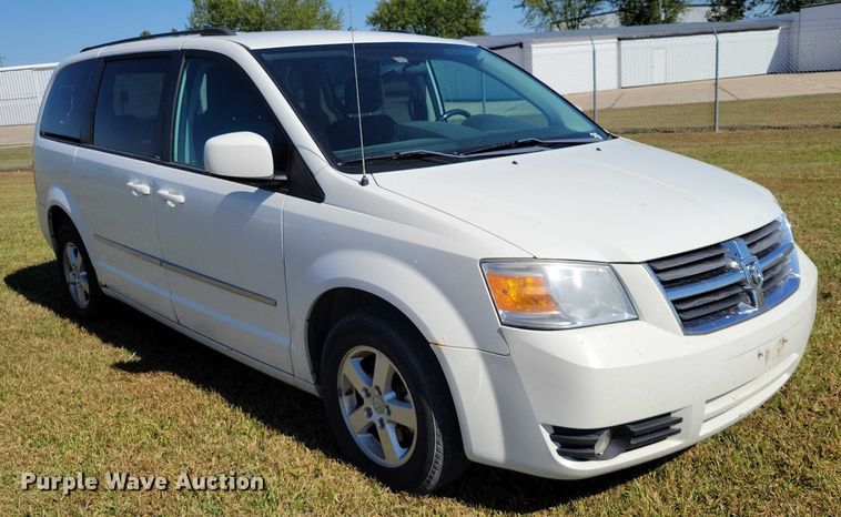 image for item DZ6660 2010 Dodge Grand Caravan van