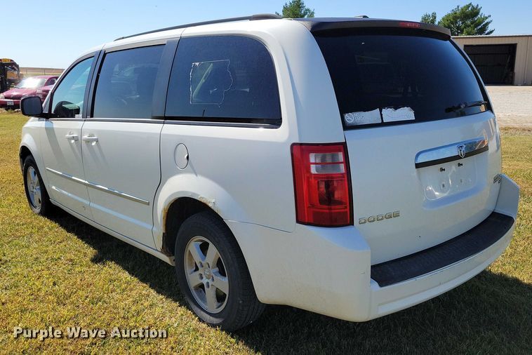 image for item DZ6660 2010 Dodge Grand Caravan van