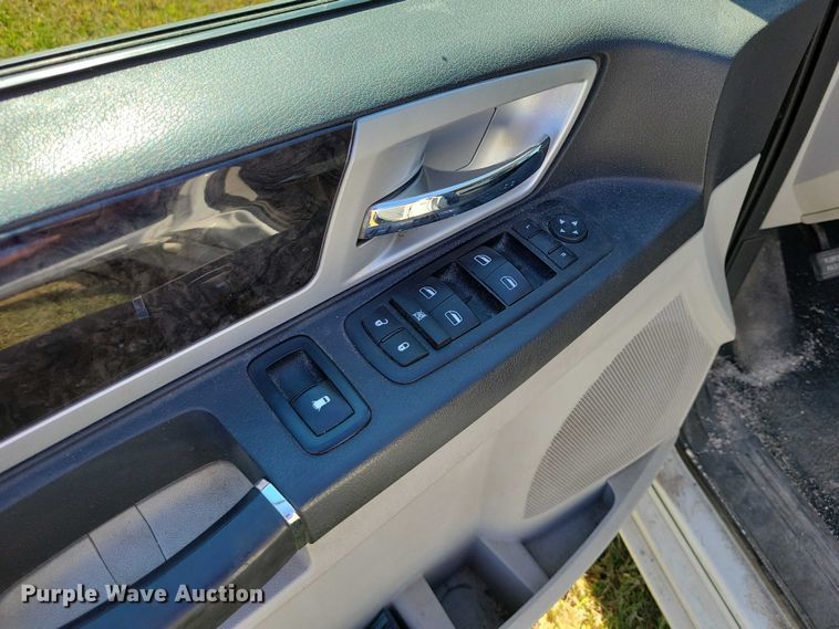 image for item DZ6660 2010 Dodge Grand Caravan van