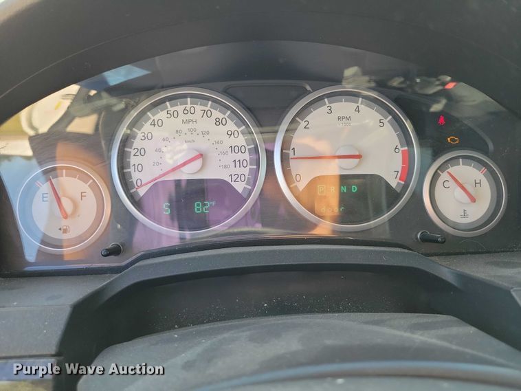 image for item DZ6660 2010 Dodge Grand Caravan van