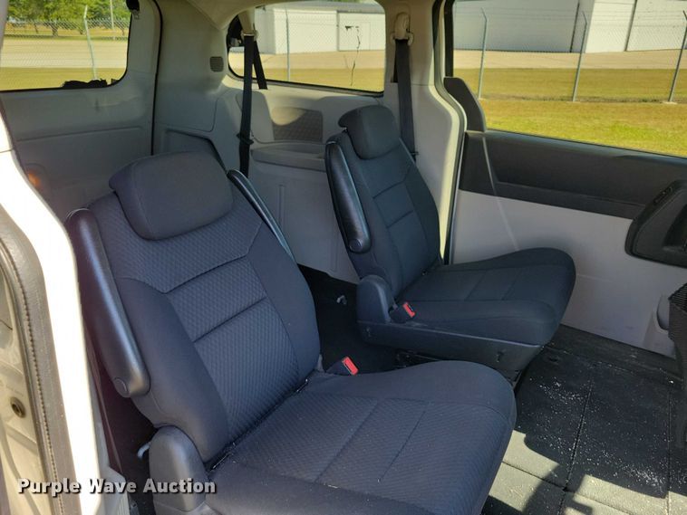 image for item DZ6660 2010 Dodge Grand Caravan van