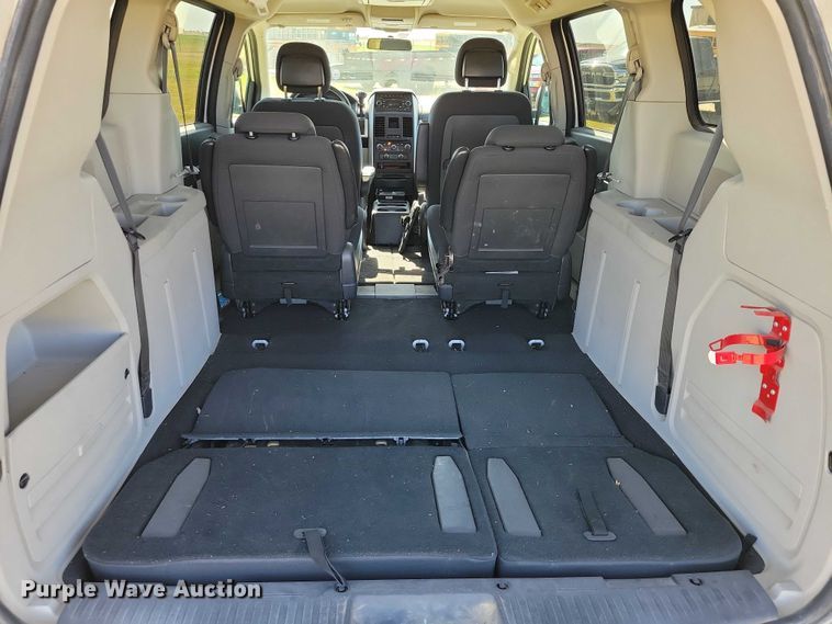 image for item DZ6660 2010 Dodge Grand Caravan van