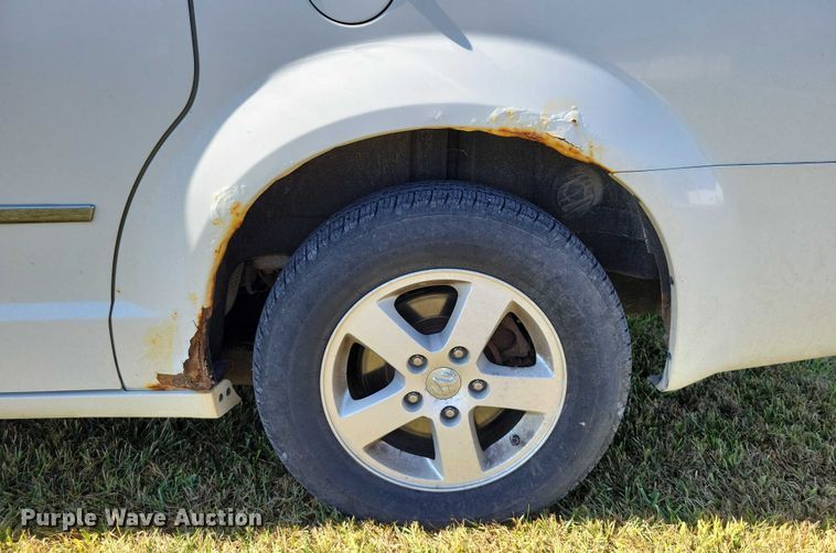 image for item DZ6660 2010 Dodge Grand Caravan van