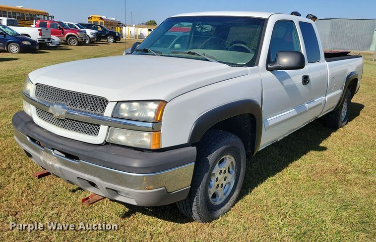 image for item DZ6661 2003 Chevrolet  Silverado 1500 Ext. Cab pickup truck