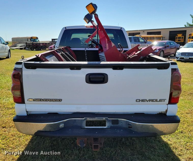 image for item DZ6661 2003 Chevrolet  Silverado 1500 Ext. Cab pickup truck