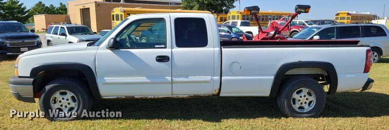 image for item DZ6661 2003 Chevrolet  Silverado 1500 Ext. Cab pickup truck