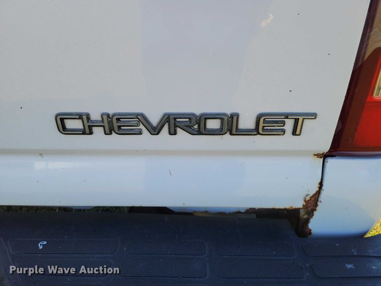 image for item DZ6661 2003 Chevrolet  Silverado 1500 Ext. Cab pickup truck