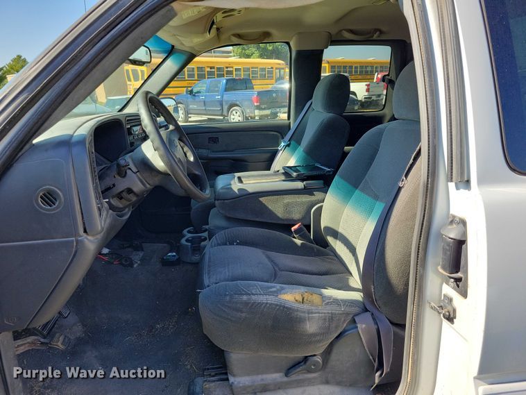 image for item DZ6661 2003 Chevrolet  Silverado 1500 Ext. Cab pickup truck