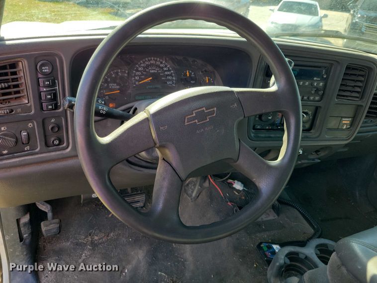 image for item DZ6661 2003 Chevrolet  Silverado 1500 Ext. Cab pickup truck