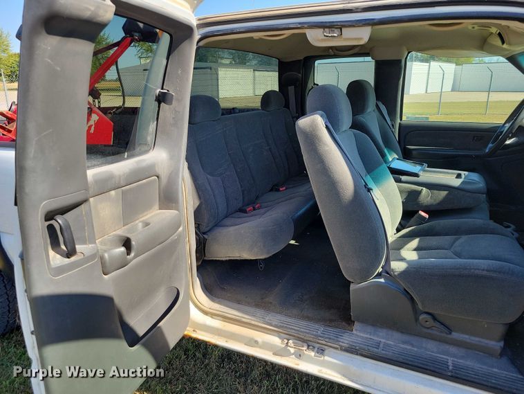 image for item DZ6661 2003 Chevrolet  Silverado 1500 Ext. Cab pickup truck