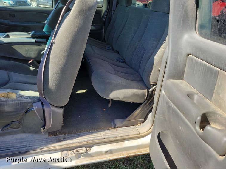 image for item DZ6661 2003 Chevrolet  Silverado 1500 Ext. Cab pickup truck