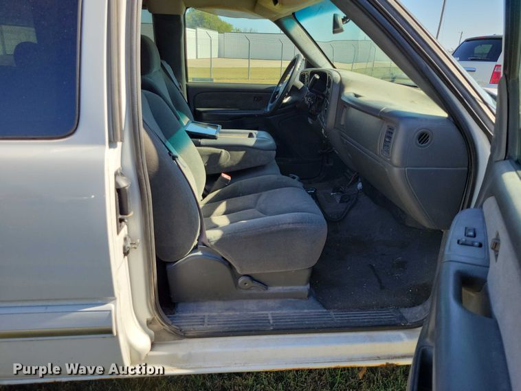 image for item DZ6661 2003 Chevrolet  Silverado 1500 Ext. Cab pickup truck